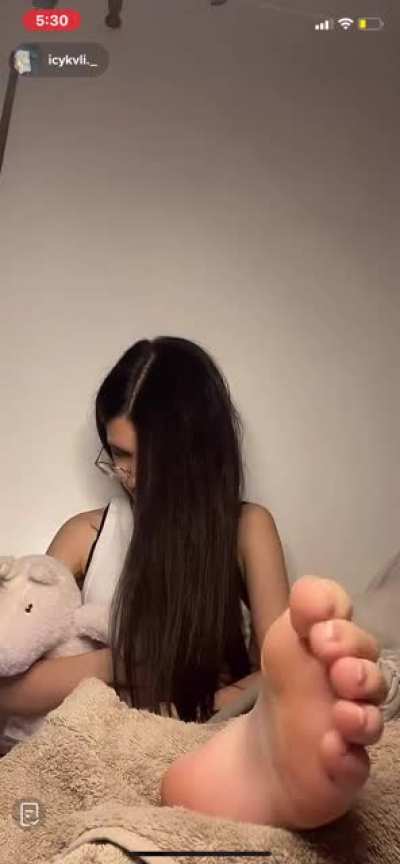 👀