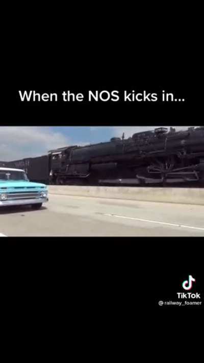 santa fe 3751 hauling ass along the highway