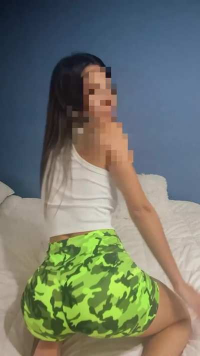 You should smell everything that comes out of my big ass! I bet your cock would harden.