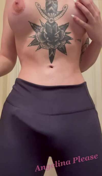 Wonder why everyone at the gym was staring… 😏🥴 by tsang<wbr>elina<wbr>pleas<wbr>e