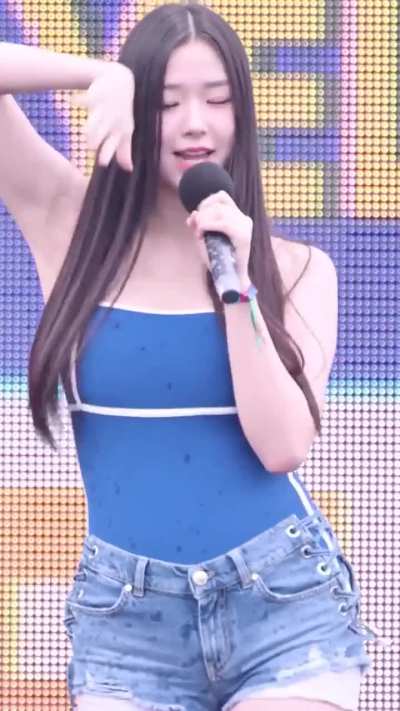 Kim Chae-Yeon