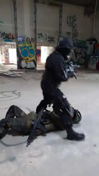 CoD MW Lobby when youre not looking