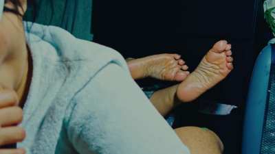 Toes curling while dick sucking pro.. 👌
