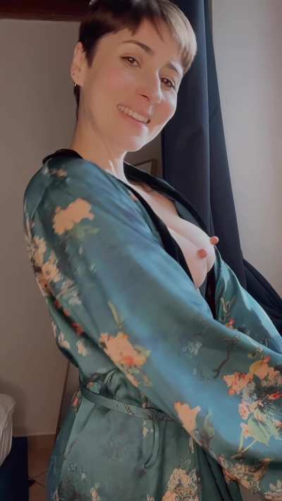 Petite Mom with Nipples sweeter than honey...