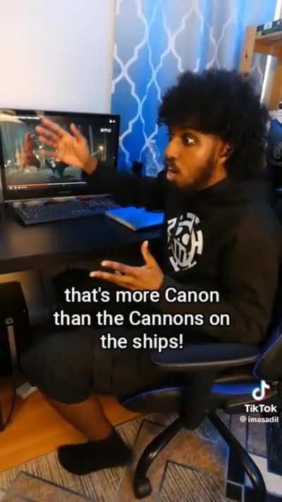 How One Piece fans be defending the Live Action (this accurate asf😭)