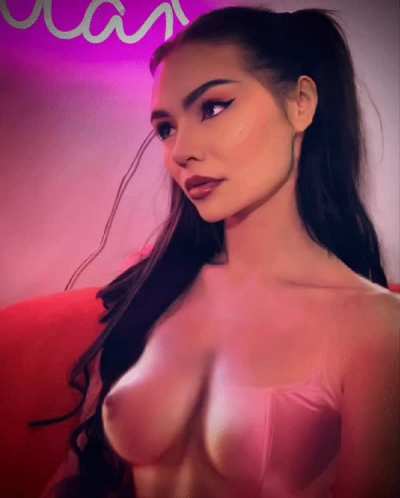 Talia mar UNDRE<wbr>SSED.<wbr>...do<wbr>ne on request 😈🤤