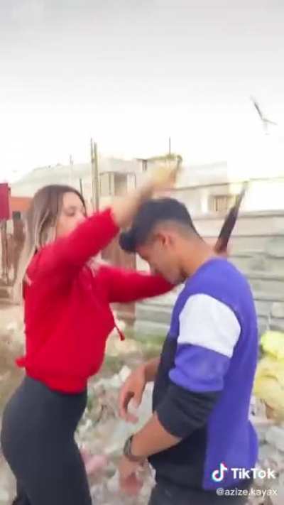 Sizin ben amınızı yurdunuzu sikeyim. Amk bunlar boomerlardan beter olacaklar. Yaratıcı küfürler bekliyorum. İnş yabancı sublara düşmez. Bu arada bu sikik videoyu bana mal bir kız göndermiş. Onunda mk.