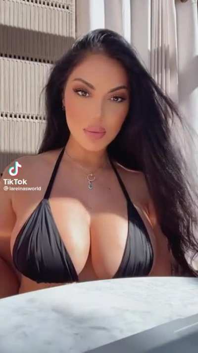 omg this boobs 😍