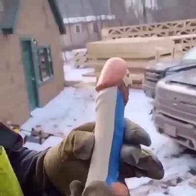 ⠀