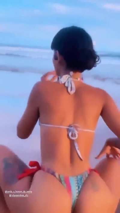 Rebolando na praia 