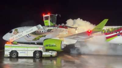 −21°C outside and the plane gets a spa treatment before takeoff