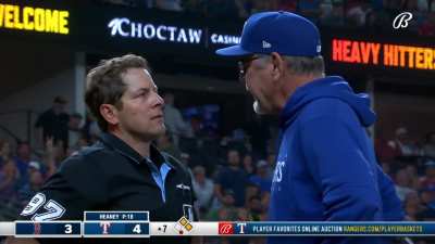 [Highlight] [Highlight] Bruce Bochy has been thrown out of the Rangers-Red Sox game