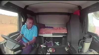 Attempted truck hijack in South Africa