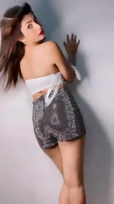 Smayra Ali's milky thighs.