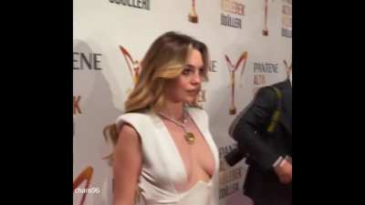 Melisa Sezen Yakın