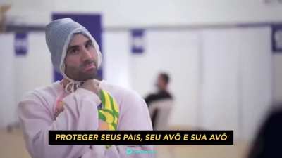 Campanha pró-vacina e contra fake news de Israel. Com cidadão com medo de virar cachorro, cientista de TikTok e herói dos teclados.
