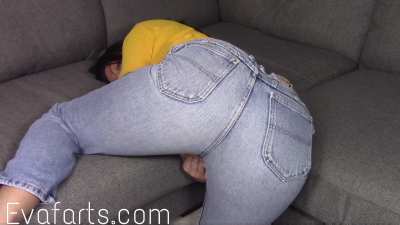Big wet farts in my Levi Jeans