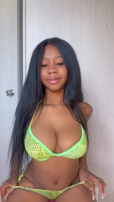 Please lick my boobs