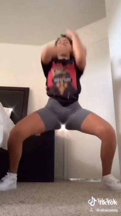 Short shorts 3 (RedBone Crumping) 😍🤤