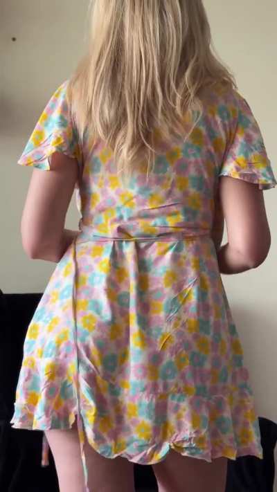 Looking at this gif would you rather take me from behind or face to face? 😘