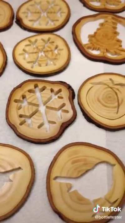 Using last year's Christmas tree trunk to make decorations