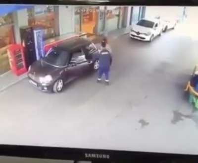Dog doesn't like Gentleman