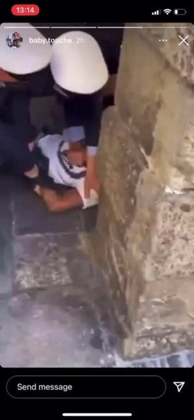 Cringe Italian American wannabes he says “would you let him breath? Wanna kill another one? You’re killing him” while officers are just trying to handcuff him without blocking his breathing