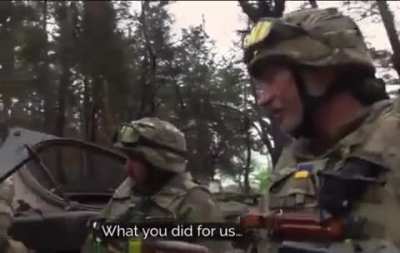 🇺🇦🤝🇵🇱<wbr>A Ukrainian soldier thanks Poland for sheltering his family while he fights on the front line.