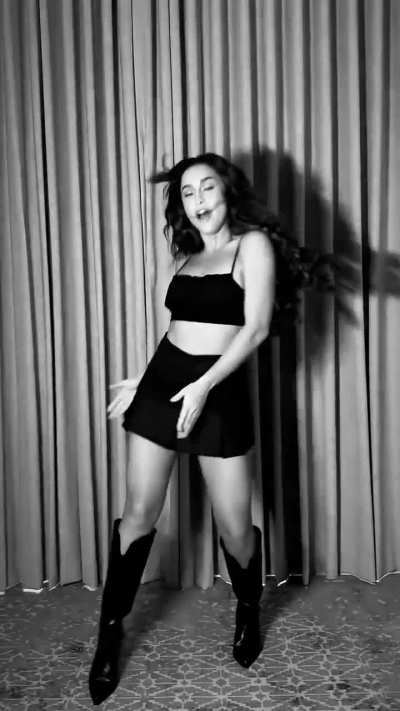 Yassi Pressman 