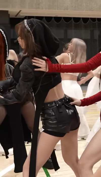 LE SSERAFIM - CHAEWON