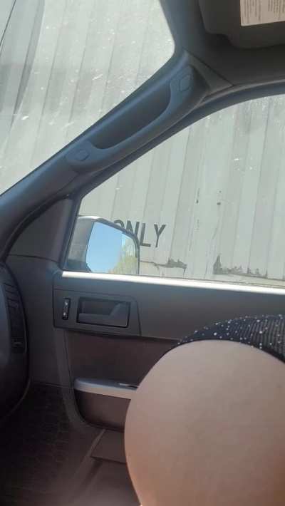 Giving the truckers a little treat [GIF]