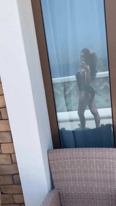 Ass im Swimsuit