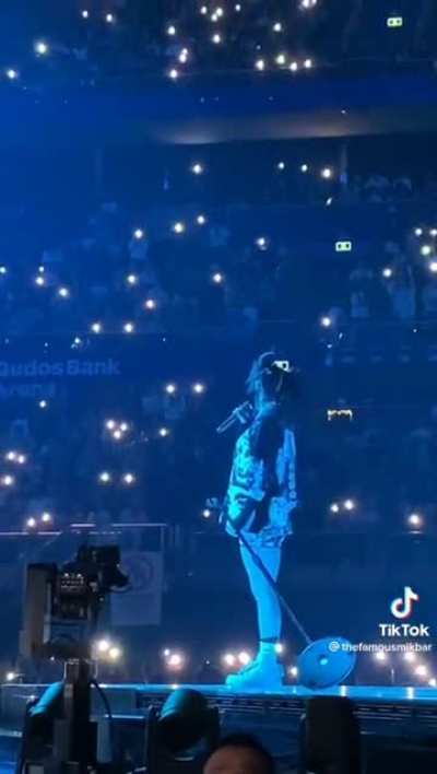 omg Billie pls notice meee