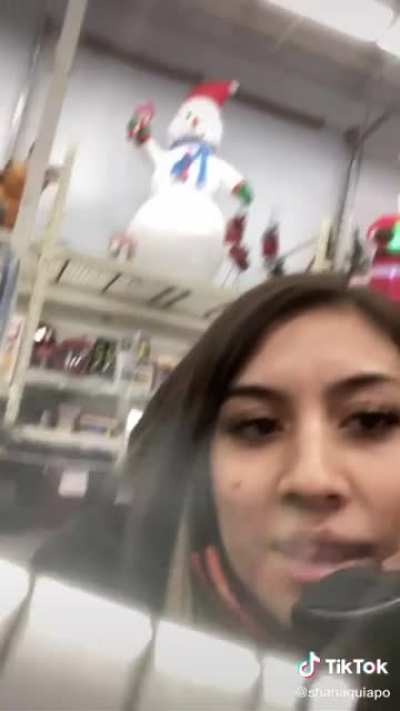 Employee quits Walmart over loudspeaker