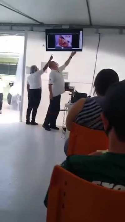 Que buena atención en la sala de espera