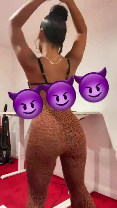 r/hoodhoes