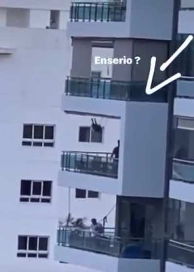 Tu não pode ir no parquinho? Faz um em casa