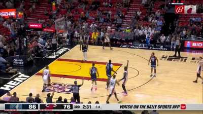 [Highlight] Bam Adebayo knocks down the catch and shoot 3 in rhythm