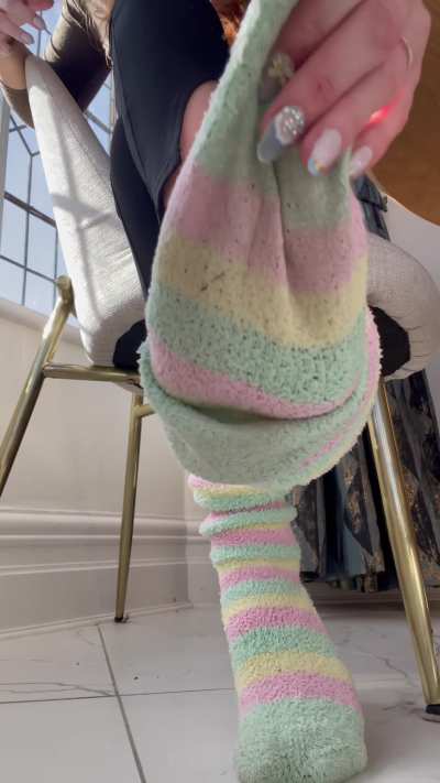 My fuzzy socks are your new GF now 😈 you’re welcome 😏🧦🧎🏻‍➡️
