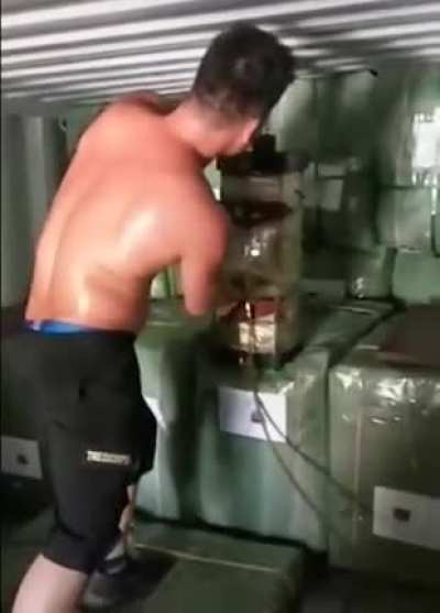 Едет моя посыл<wbr>очка