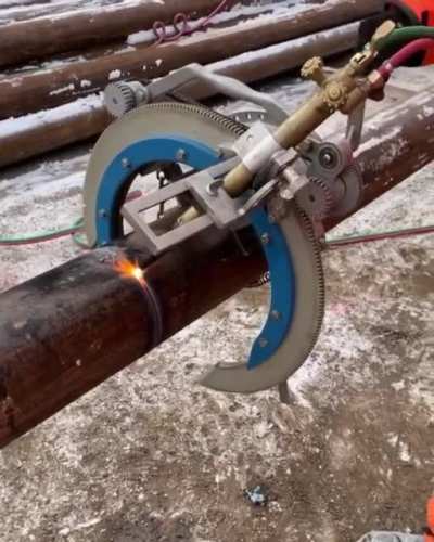 Pipe beveller in action