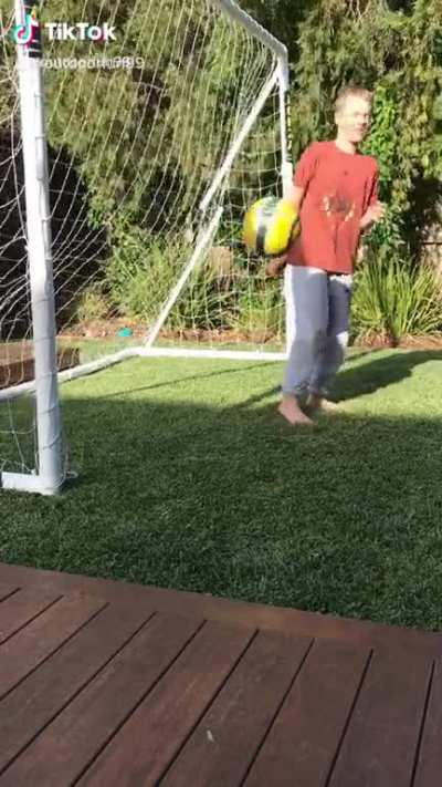 If only 😇Scott Sterling😇 was in goals