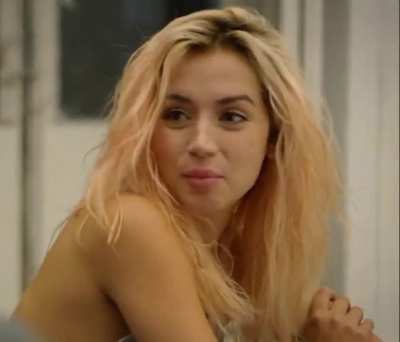 Ana De Armas is perfection 