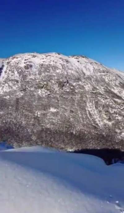 Los cerros nevados de villa