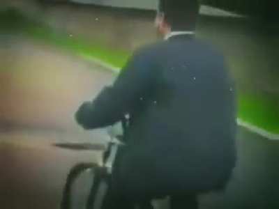 A única droga que você deve usar é a vida, não fume, não beba, não se iluda com um falso prazer, viva sofrendo pois a dor é o maior prazer de todos. A dor nos faz acordar