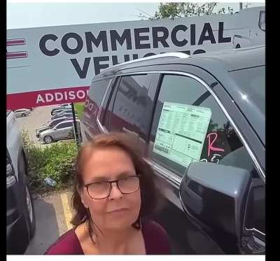 Guy takes his VR headset to a car store to do some online gambling and annoys the workers.