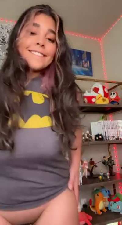 In case you ever wanted to breed a Venezuelan girl… here I am!