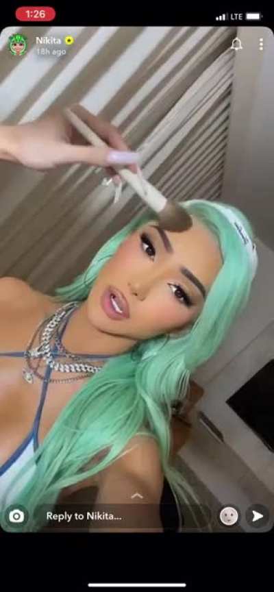 Baby showing out
