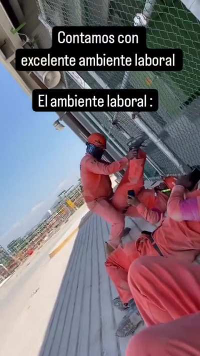 Para ser un país tan homofóbico, los vatos joteamos mucho con nuestros compas, quizás demasiado 