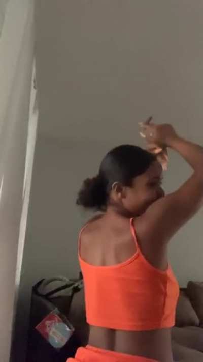 Twerk tease